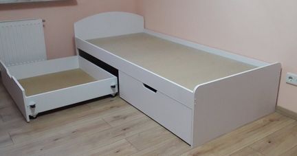Одноместная кровать 90+2 Компанит 90х200 см детская-подростковая белого цвета с выдвижными ящиками Kompanit_90+2_buk фото