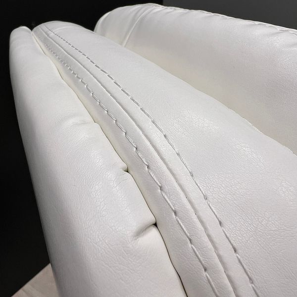 Офісне крісло шкіряне біле на полозах хром Richman Валенсія-СФ Rich_Valenciya-CF-white фото